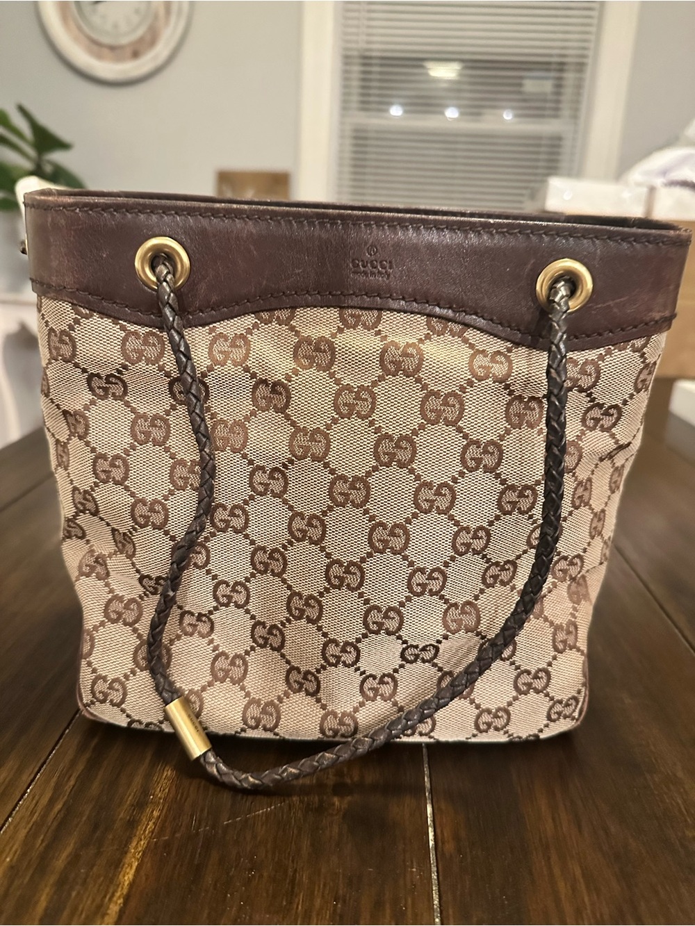 🍁Gucci Beige and Brown Monogram Bucket Shoulder Bag